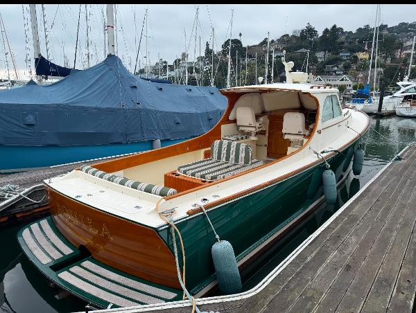Hinckley Picnic Boat Classic