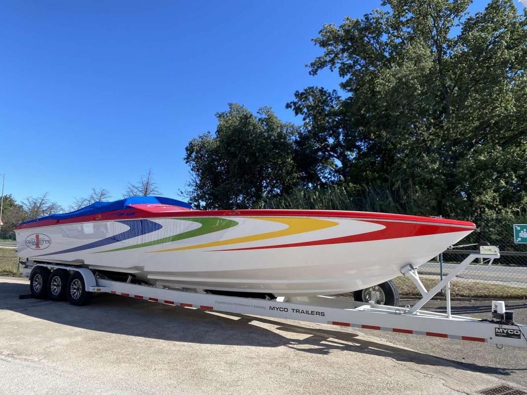 2015 Cigarette 38 TOPGUN