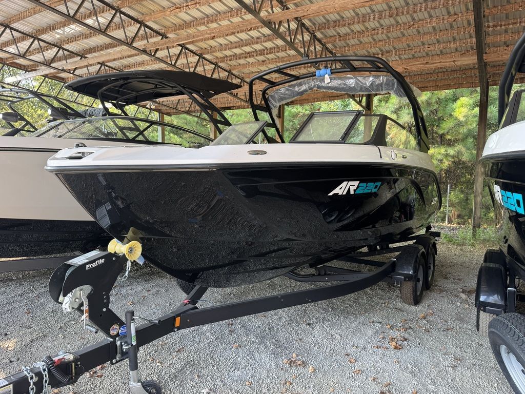 2025 Yamaha Boats AR220