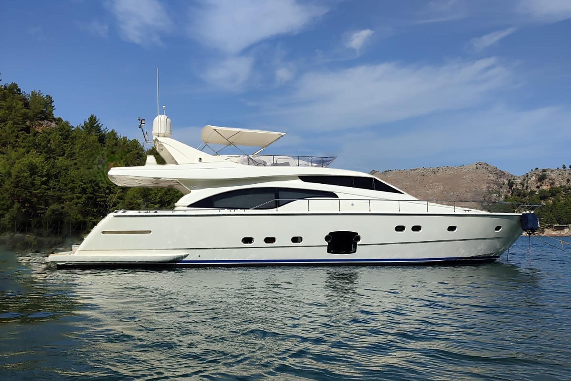 2006 Ferretti Yachts 681