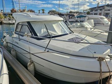 2018 Beneteau Antares 7