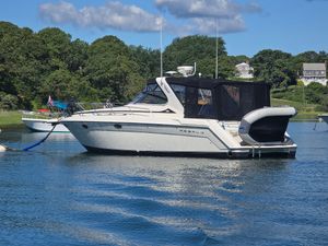 Regal Commodore 402 2000 Regal Commodore 402 yacht on calm water.