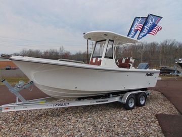 2025 Parker 2400 Center Console