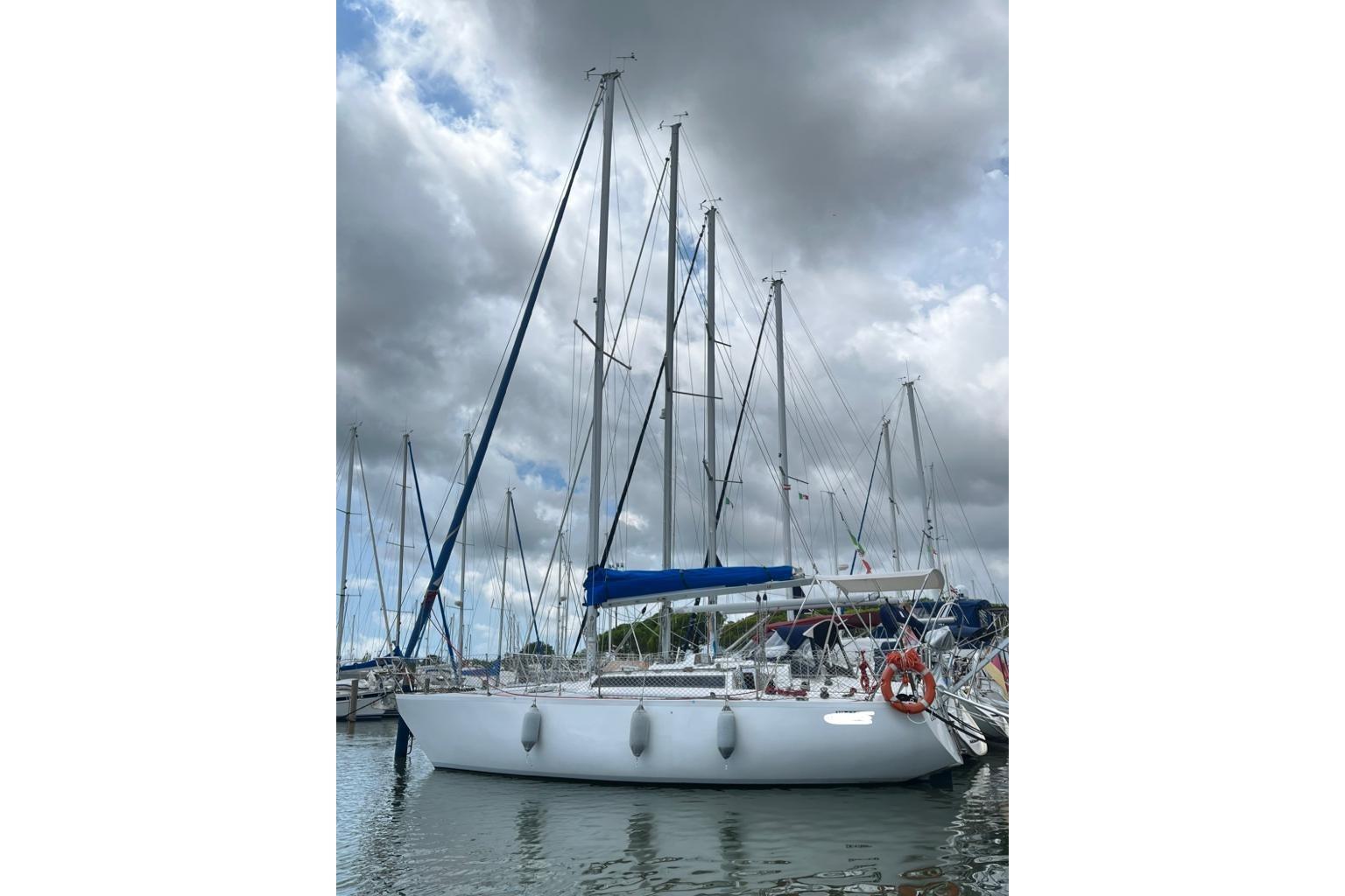 Barberis Show 29 1977 Barberis Show 29 sailboat docked under cloudy skies.