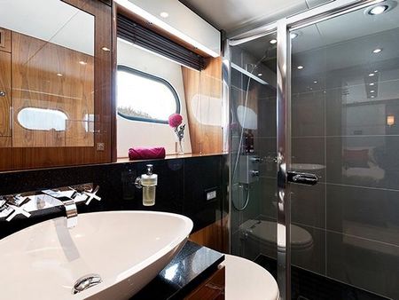 2015 Sunseeker 115 Sport Yacht Brisbane City Australia Boats Com