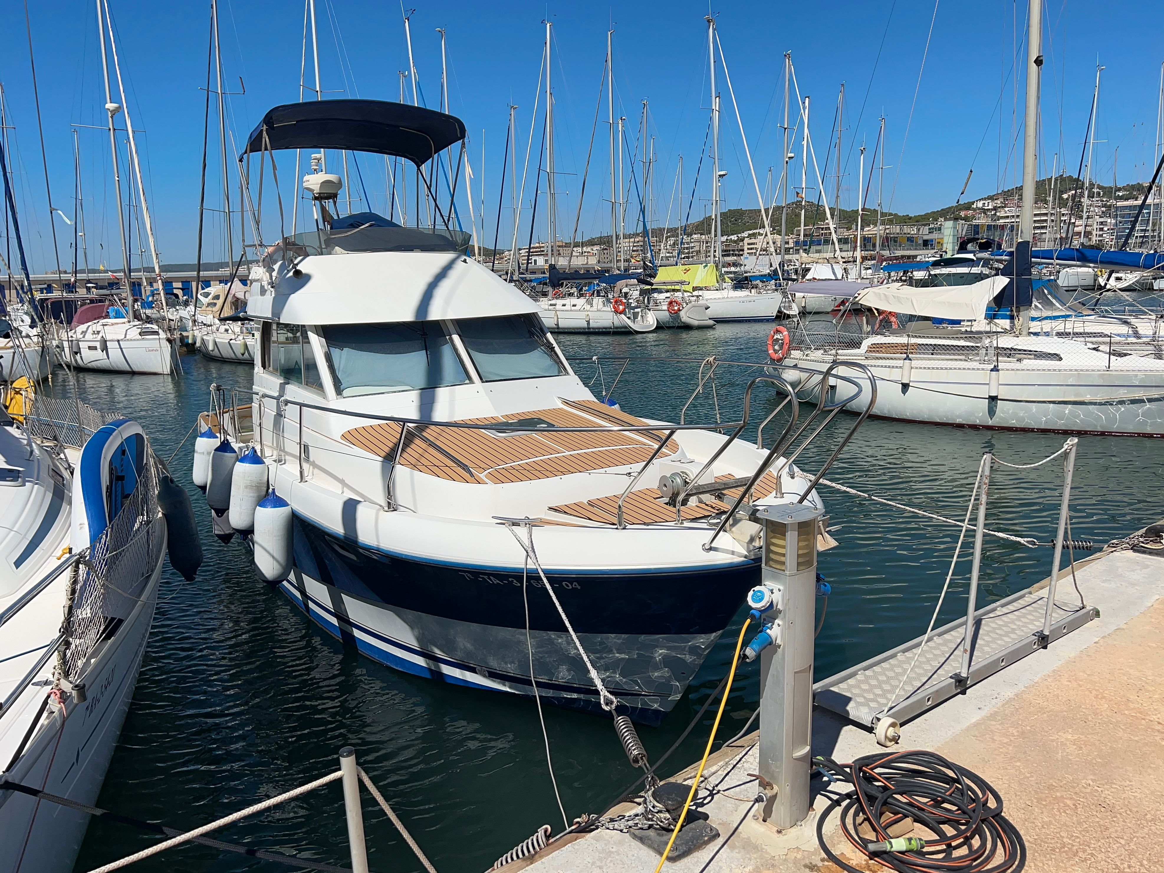 2004 Beneteau Antares 10.80