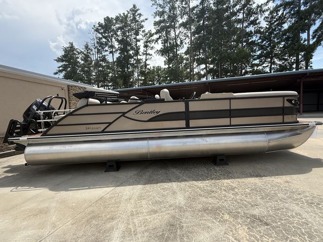 2026 Bentley Pontoons Legacy Quad 243