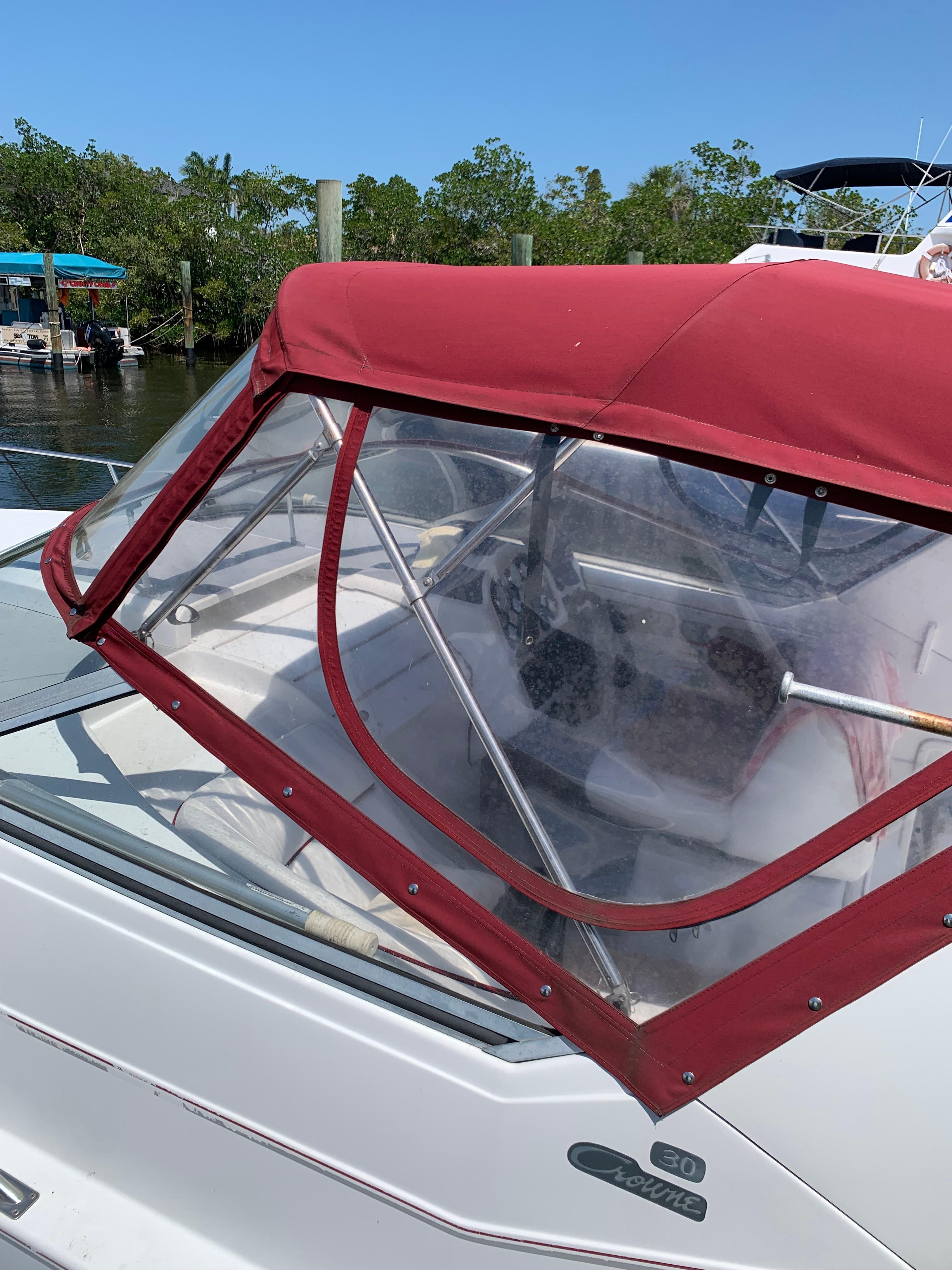 1996 Chris-Craft Crowne 302