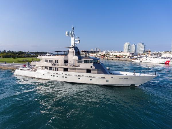 2004 Oceanfast 174 Motor Yacht