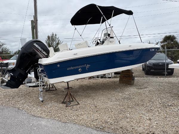 2018 Bayliner F21