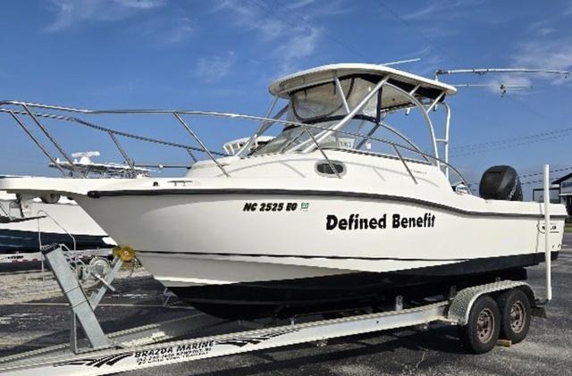 2005 Boston Whaler 235 Conquest