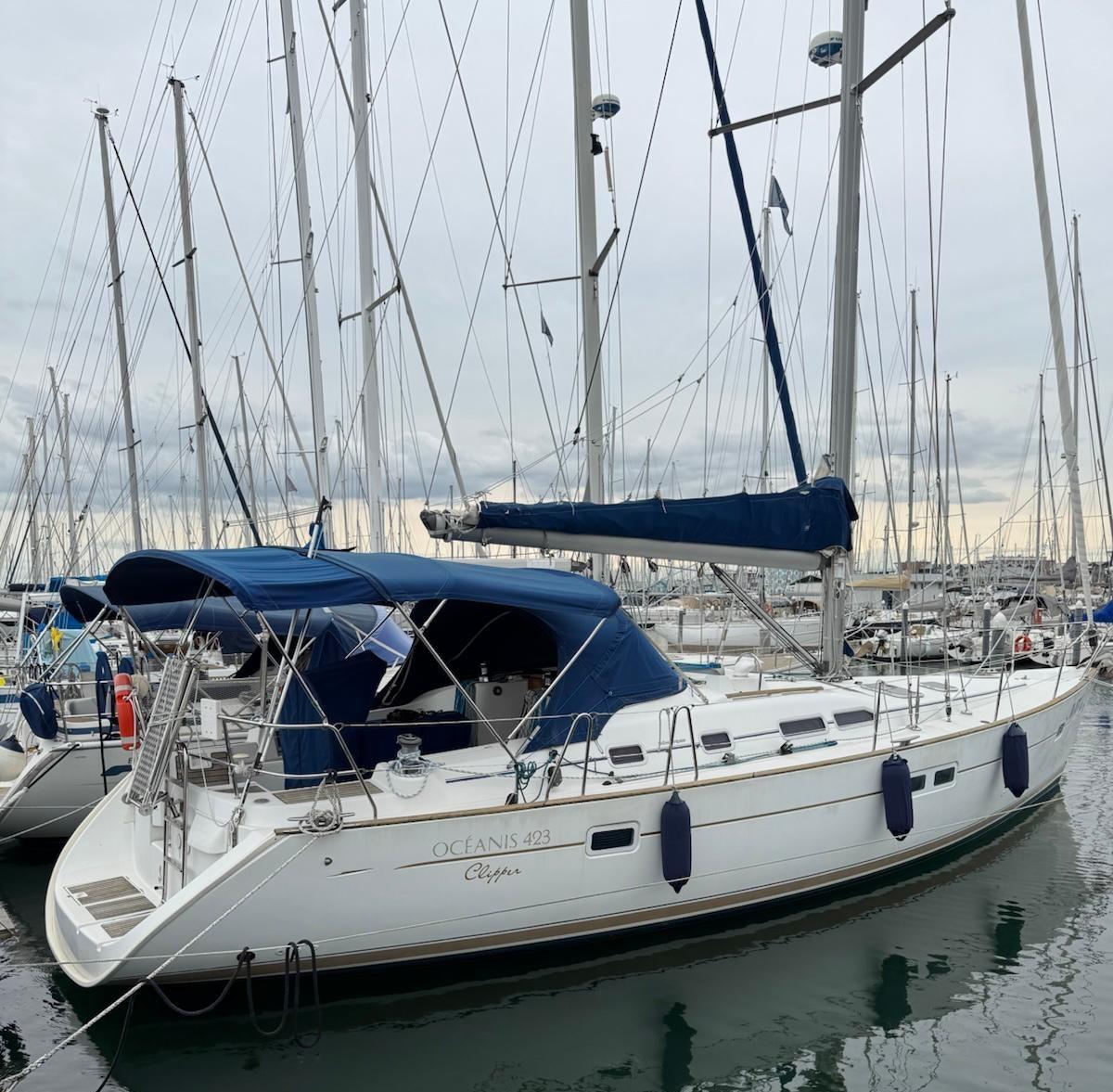 2004 Beneteau Oceanis Clipper 423