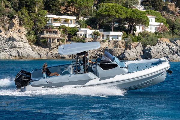 2026 Ranieri Cayman 33 Executive