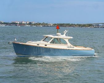 2013 Hinckley Talaria 34