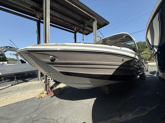 2024 Crownline E305