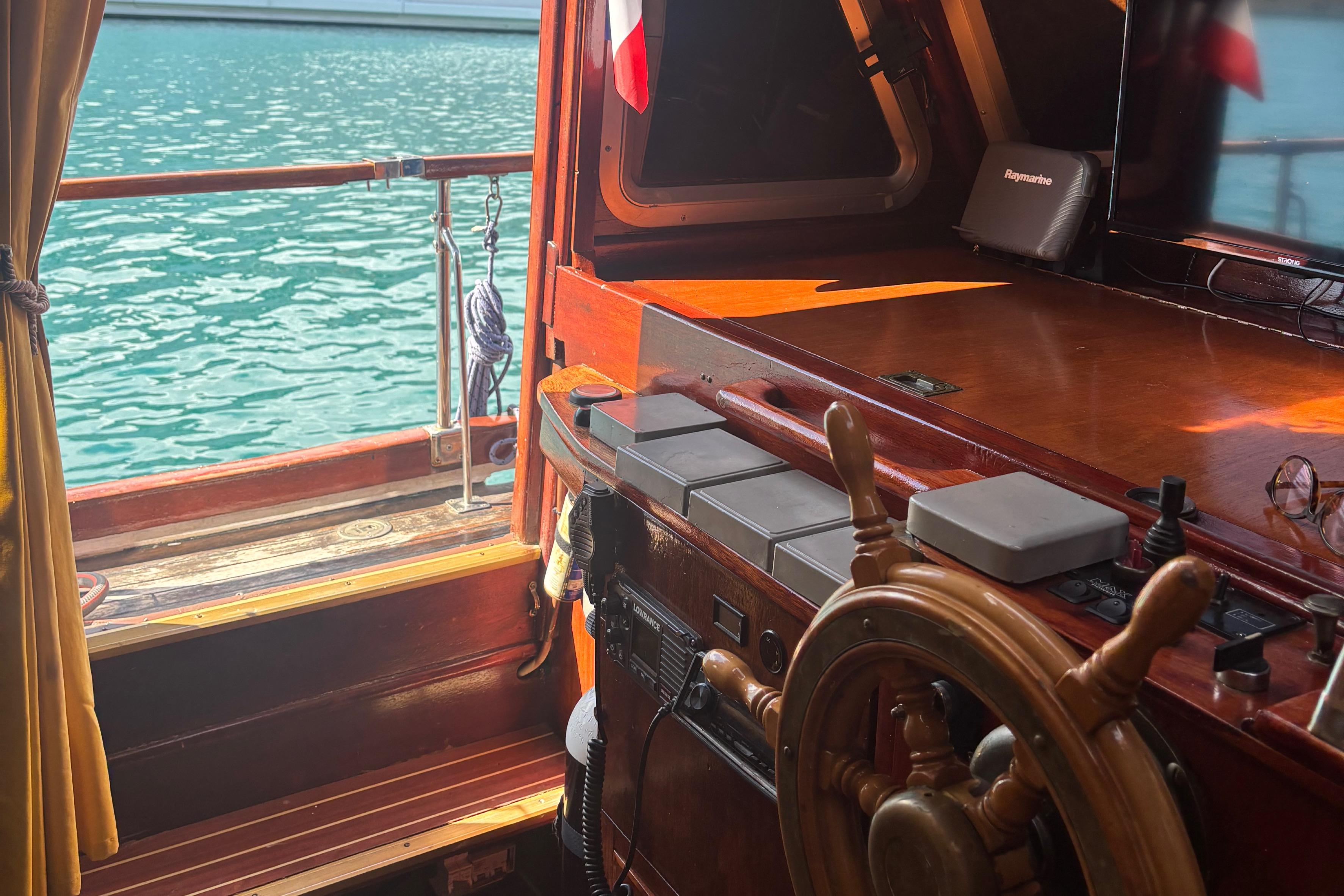 1971 Nauticat 33