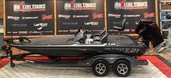 Nitro Z21 XL 2025 Nitro Z21 XL bass boat displayed at Anglers Choice showroom.