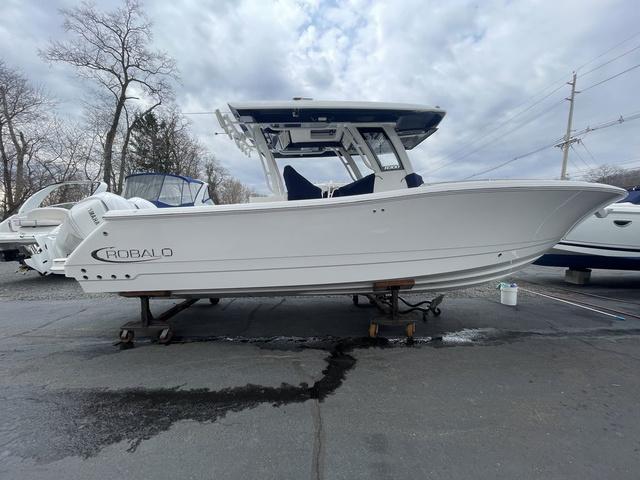 2025 Robalo R300