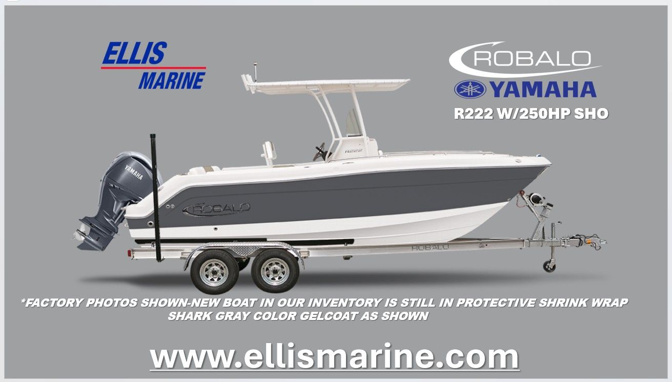 Robalo R222 Center Console
