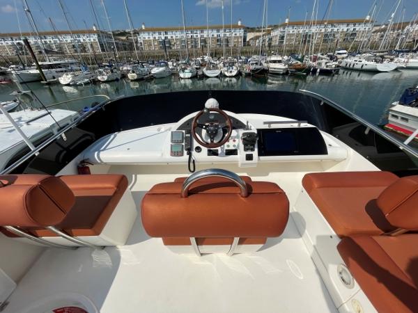 2001 Fairline Phantom 38