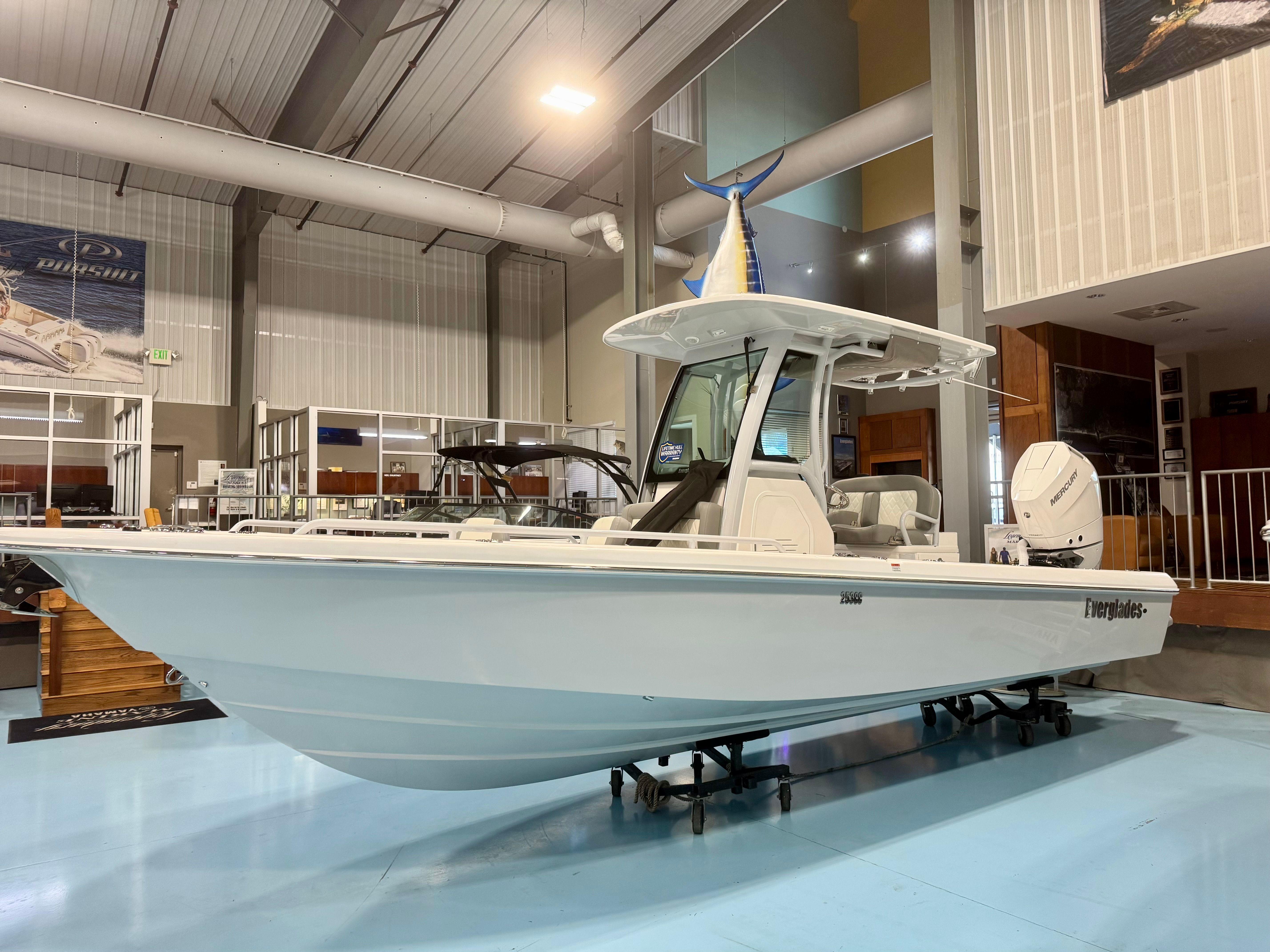 2025 Everglades 253 CC