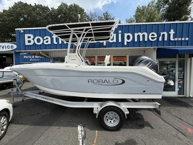 2024 Robalo R180 Center Console
