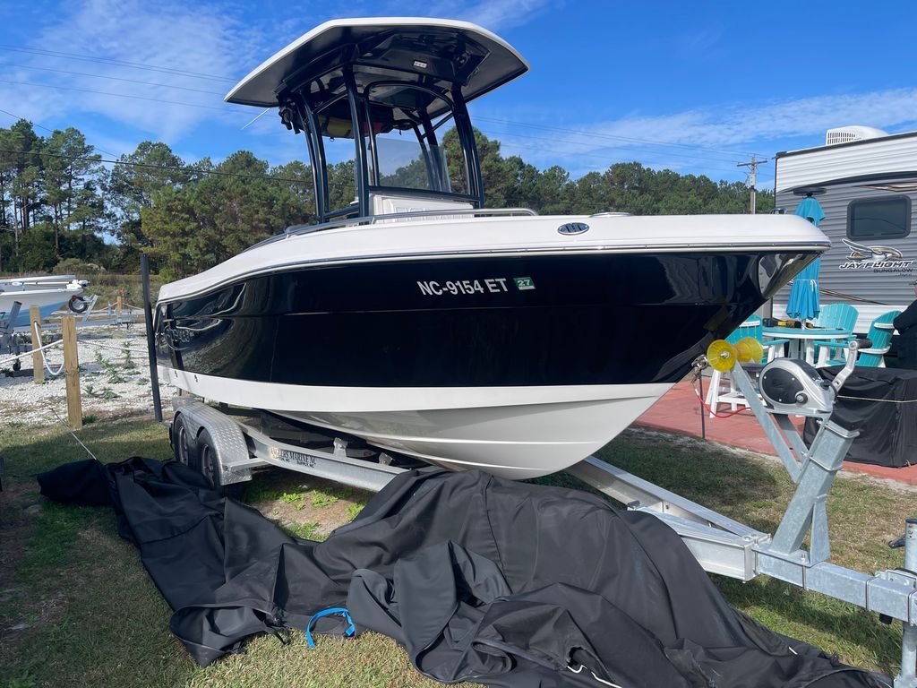2021 Robalo R222