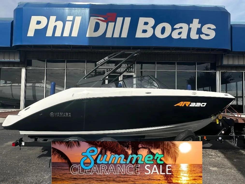 2025 Yamaha Boats AR220,