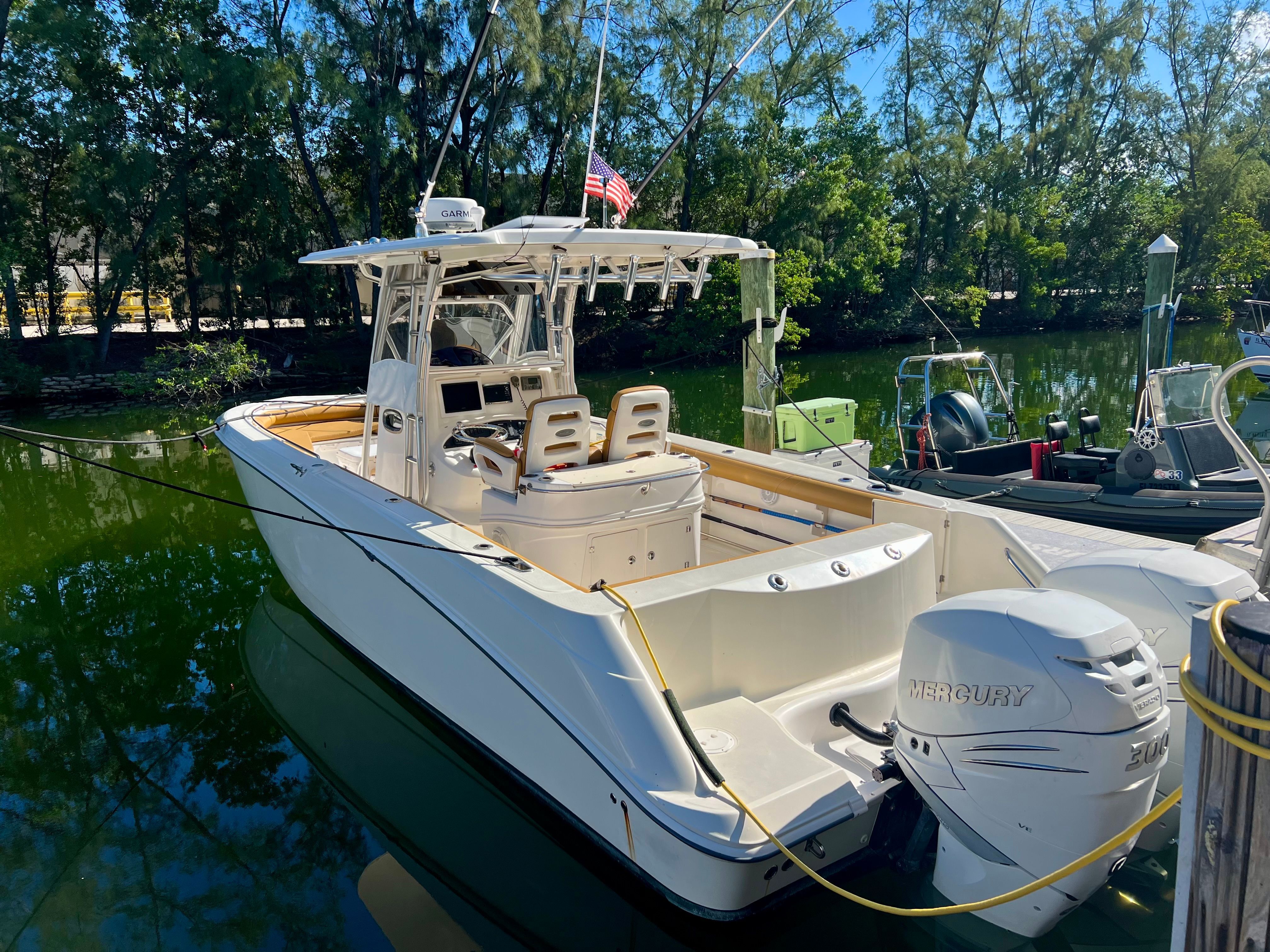 2004 Boston Whaler 320 Outrage