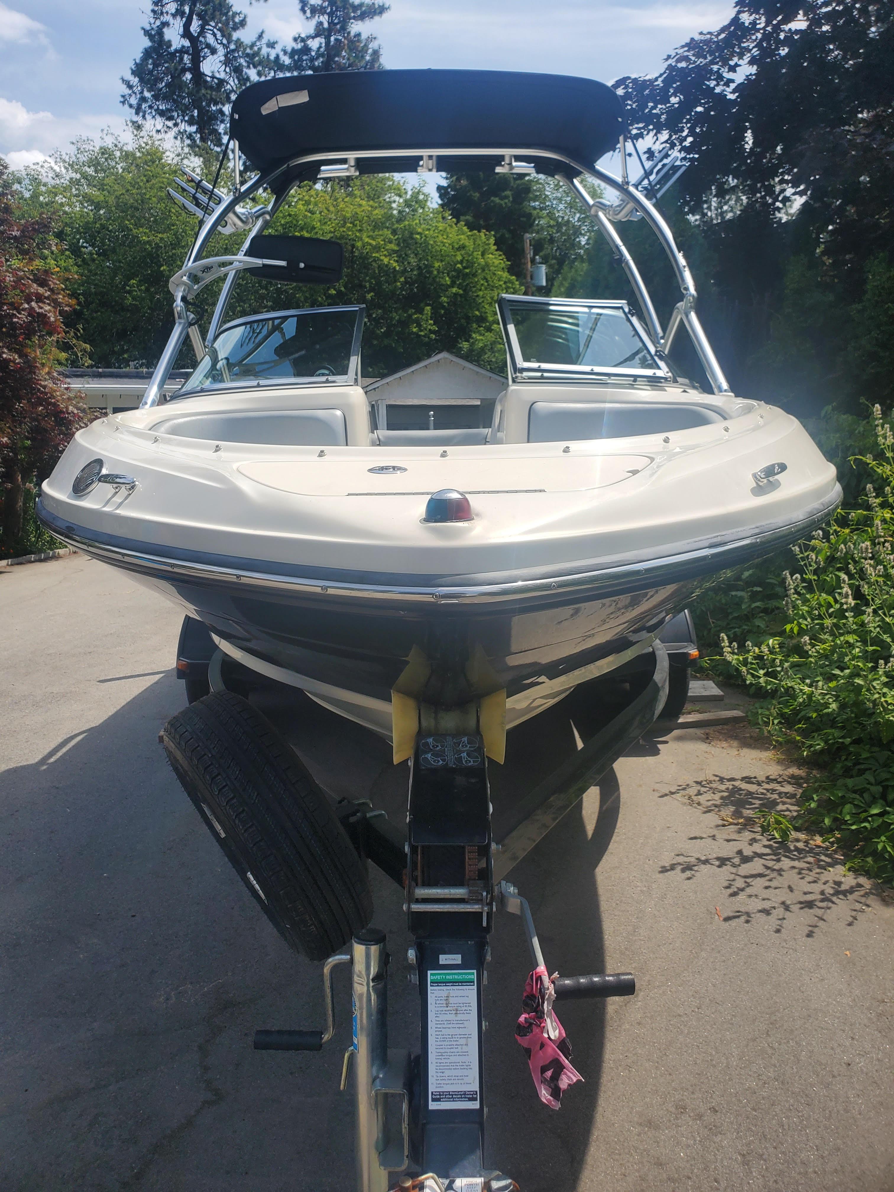 2009 Sea Ray 205
