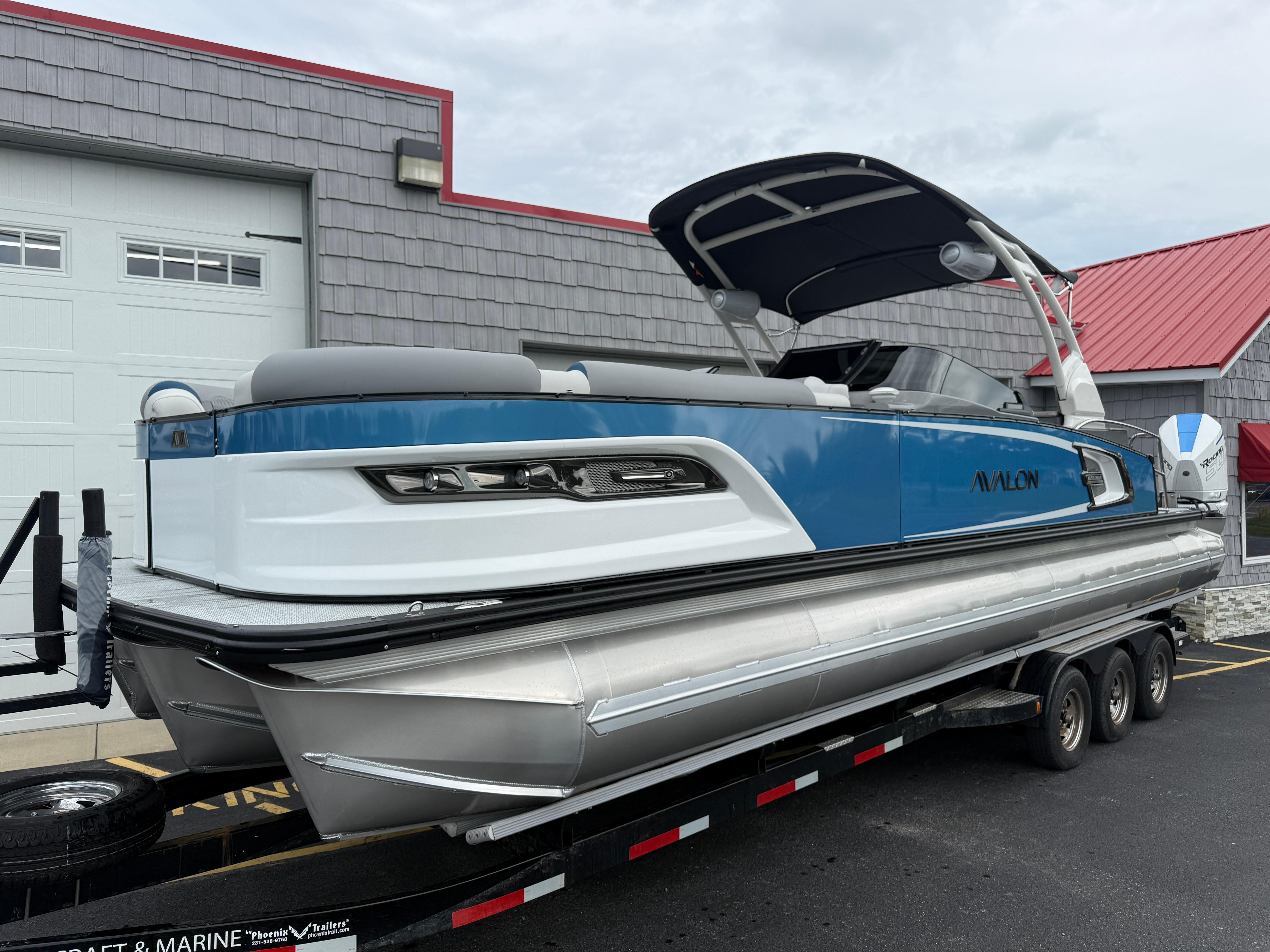 2025 Avalon 2785 Excalibur LTD ELW, Tri toon, Twin Mercury Racing 500R's, with Joystick Controls