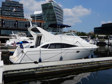 2006 Carver 36 Mariner