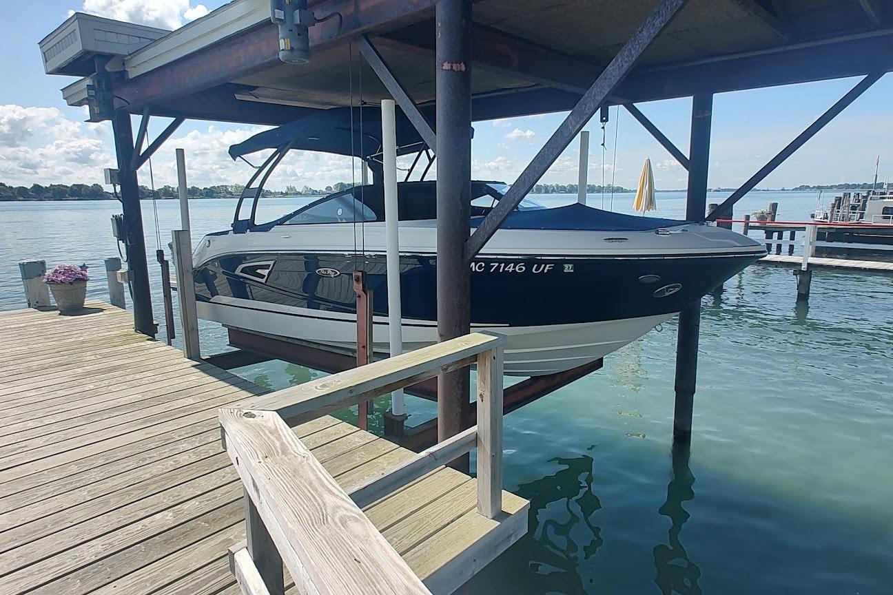 2017 Sea Ray SLX 230