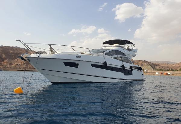 2015 Sunseeker 68 Sport Yacht