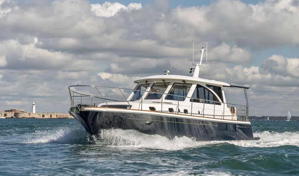 2010 Hunt Yachts 52