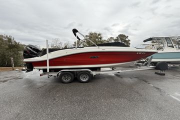 2018 Sea Ray SPX 230