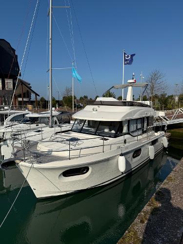 2023 Beneteau Swift Trawler 41 Fly