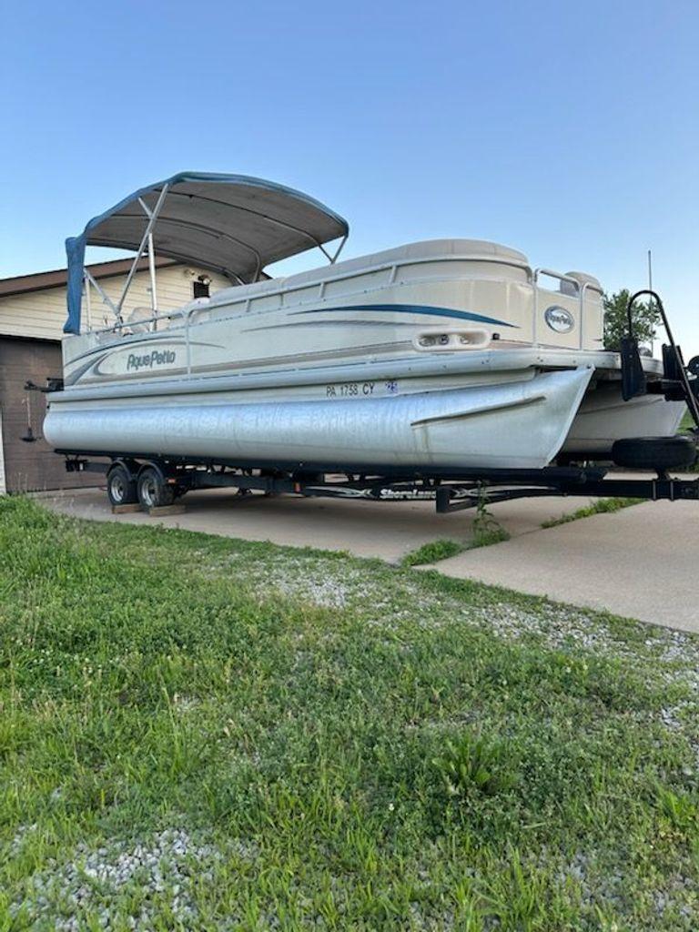 2007 AquaPatio 240 Pontoon