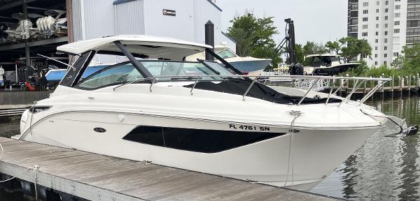 2020 Sea Ray Sundancer 320 Outboard