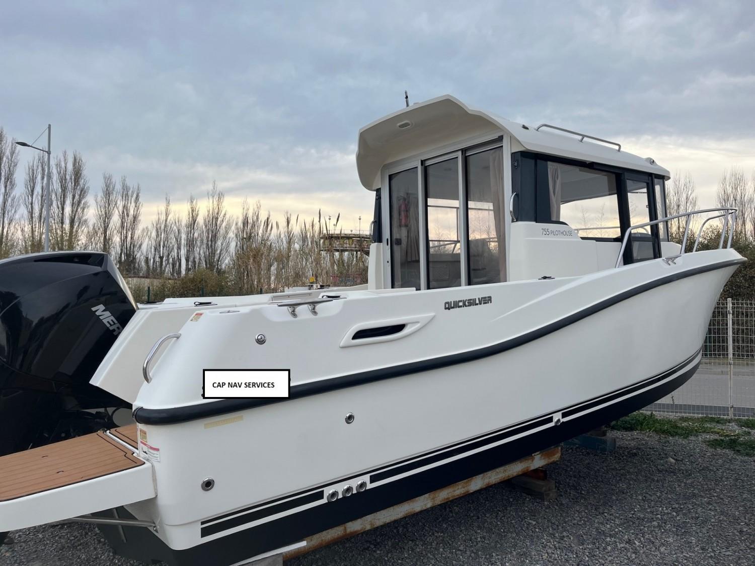 Quicksilver 755 Pilothouse