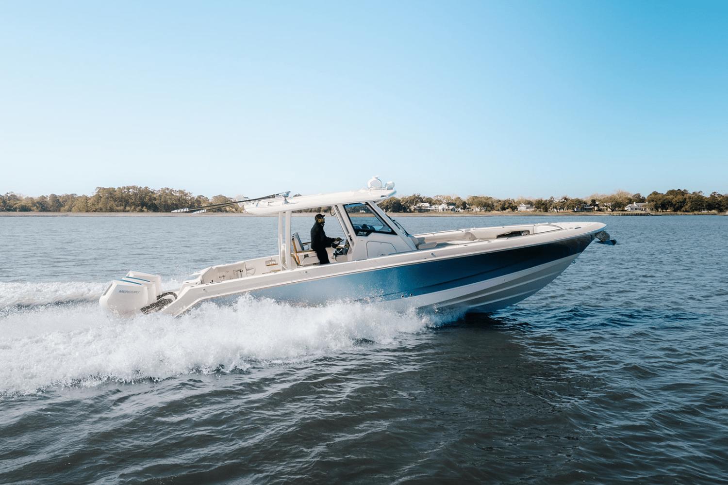 2025 Boston Whaler 360 Outrage