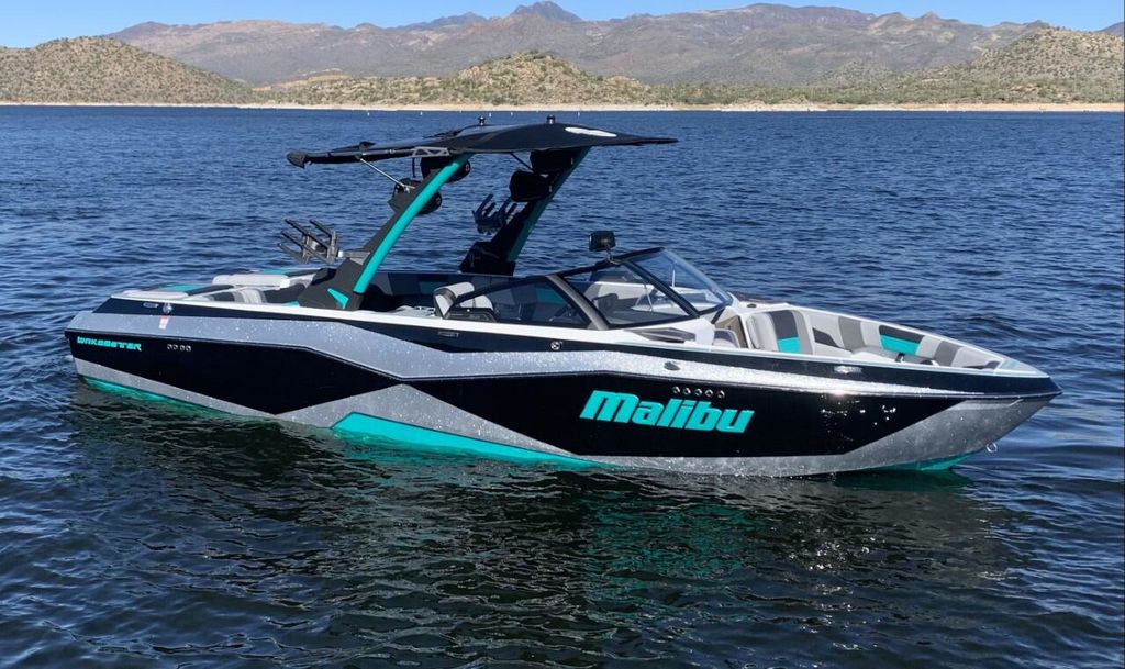 2022 Malibu 25 LSV, Mesa Stati Uniti