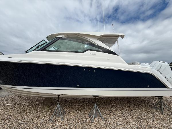 2025 Tiara Yachts 34 LX
