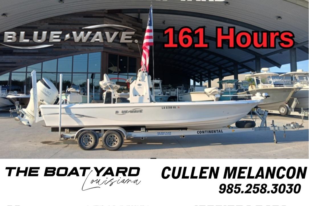 Blue Wave 2400 PureBay 2019 Blue Wave 2400 PureBay boat with 161 hours, displayed at The Boat Yard Louisiana.