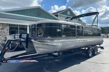 2017 Manitou 23 Oasis