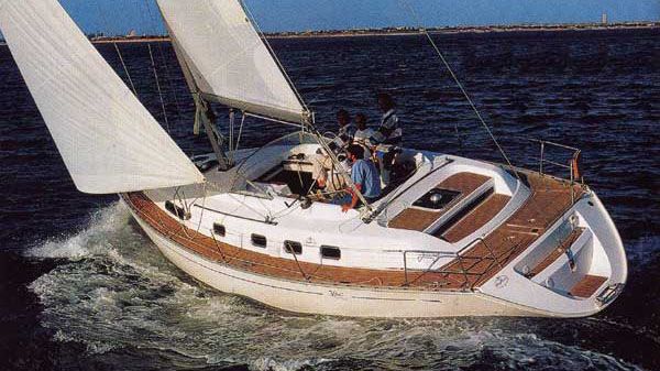 Perry Design Review: Dufour 39CC