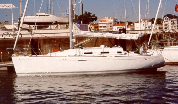 Beneteau First 36.7: Son of a Beachball