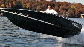 Used Boat Review:  Donzi's Sweet 16