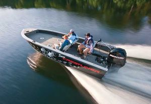 Boating Tips How To Use A Tiller Steer Outboard Boats Com