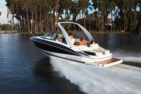 Regal 2500 FasTrac: Performance Runabout